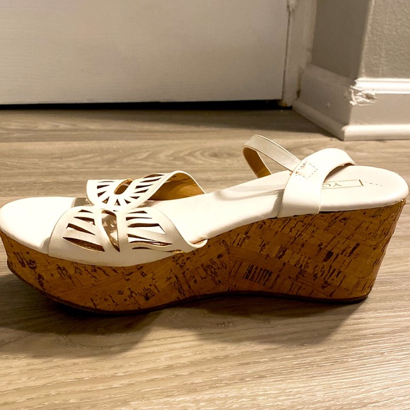 Yoki Cardin Wooden Platforms Wedges White Size 8 - Picture 3 of 4